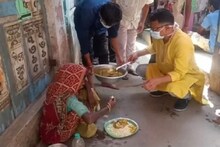 দুপুরের তালিকায় মাংসের ঝোল,আলুভাজা,চাটনি,দই-মিষ্টি- ভরপেট খাওয়া মিলছে বিনামূল্যে