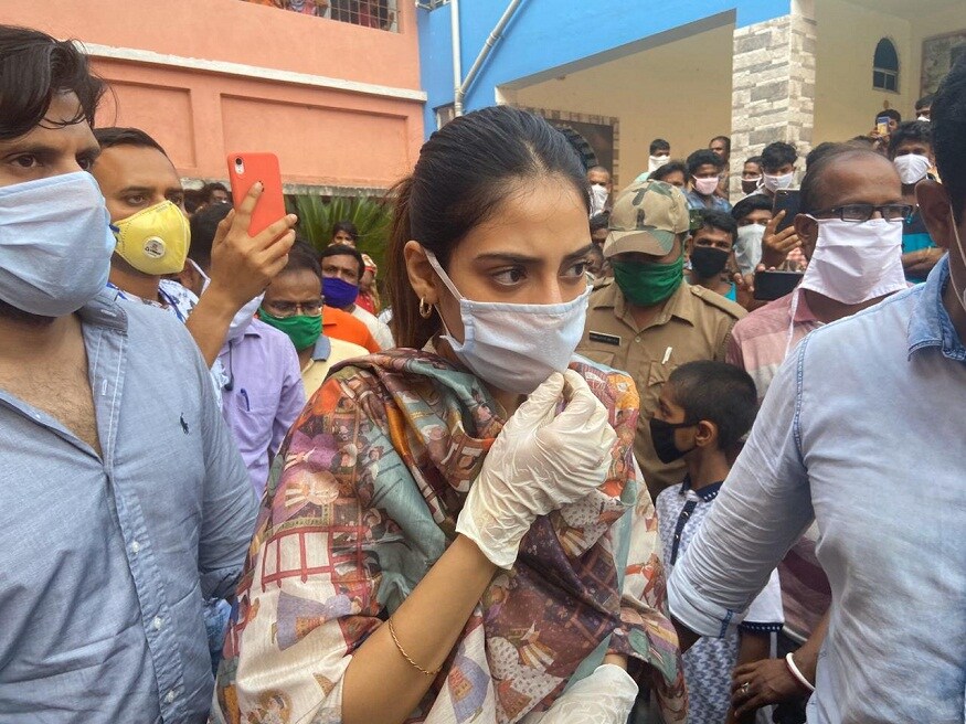 ত্রাণ দেওয়ার পাশাপাশি ভারণা নিয়ে সচেতনতার বার্তাও দেন তিনি। চৈতাল গ্রাম পঞ্চায়েত ও মিনাখানে যাওয়ার পাশাপাশি আগামী সপ্তাহেই সন্দেশখালি ও হিঙ্গলগঞ্জ ঘুরে দেখার আশ্বাস দিয়ে আসেন। ত্রাণ দেওয়ার পাশাপাশি ভারণা নিয়ে সচেতনতার বার্তাও দেন তিনি। চৈতাল গ্রাম পঞ্চায়েত ও মিনাখানে যাওয়ার পাশাপাশি আগামী সপ্তাহেই সন্দেশখালি ও হিঙ্গলগঞ্জ ঘুরে দেখার আশ্বাস দিয়ে আসেন।