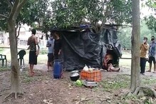 লকডাউনে কাজ হারিয়ে জোটেনি খাওয়া, রাজ্যে ফিরে ঠিকানা এখন গাছতলা লকডাউনে কাজ হারিয়ে জোটেনি খাওয়া, রাজ্যে ফিরে ঠিকানা এখন গাছতলা