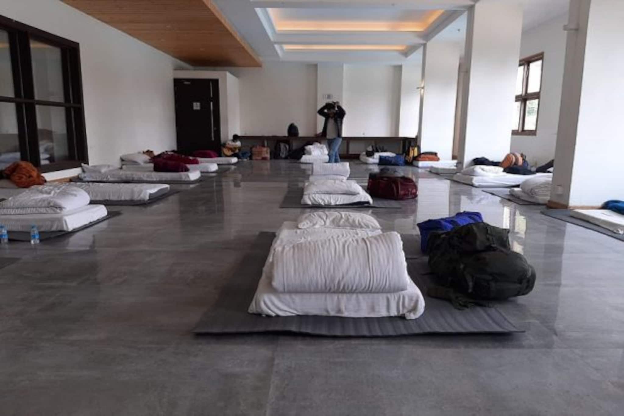 কোয়ারেন্টাইন সেন্টারের জন্য হোটেলের দরজা খুলে নয়া পথ দেখালেন শৈলশহরের মালিকেরা