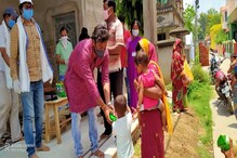 এ বার শিশুদের জন্য স্পেশ্যাল প্রোটিন জাতীয় খাবার বিলি করা হল বীরভূমে এ বার শিশুদের জন্য স্পেশ্যাল প্রোটিন জাতীয় খাবার বিলি করা হল বীরভূমে