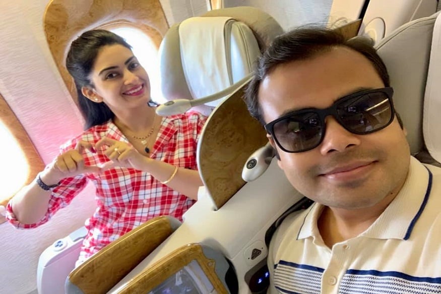 অঙ্কিতা অভিনয় জগতের হলেও সৌমিত্র তথ্য প্রযুক্তি ক্ষেত্রে রয়েছেন৷ তবে তিনি সব সময় অঙ্কিতাকে অনুপ্রাণিত করেন বলেই জানিয়েছেন অভিনেত্রী৷( Photo Courtesy: Facebook) অঙ্কিতা অভিনয় জগতের হলেও সৌমিত্র তথ্য প্রযুক্তি ক্ষেত্রে রয়েছেন৷ তবে তিনি সব সময় অঙ্কিতাকে অনুপ্রাণিত করেন বলেই জানিয়েছেন অভিনেত্রী৷( Photo Courtesy: Facebook)