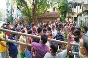 আমফানের দু' দিন পরেও বিদ্যুৎ নেই, দিনভর দফায় দফায় অবরোধ বেহালায়
