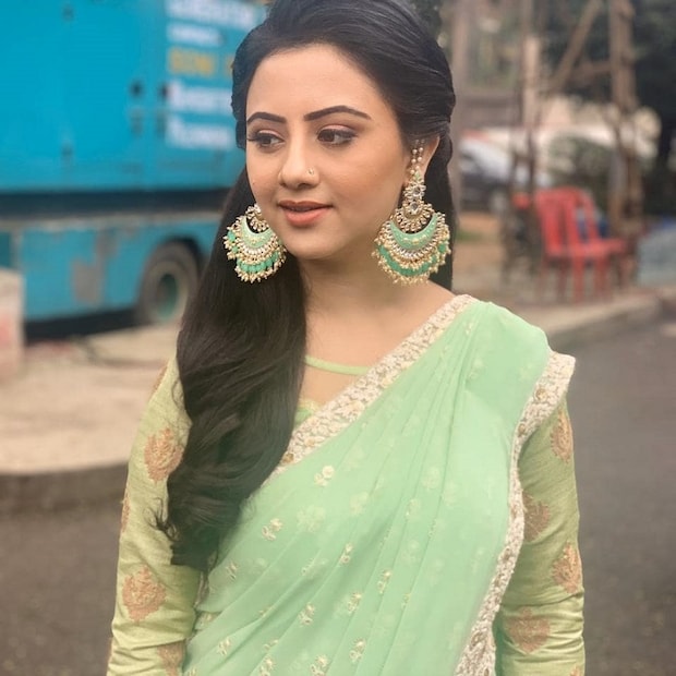 মানালির টলিউডে পা, 'কালি আমার মা' ছবি দিয়ে। তারপর সবচেয়ে জনপ্রিয় হয় তাঁর বউ কথা কও সিরিয়াল। নকশিকাঁথা সিরিয়ালের শবনম চরিত্রটিও বেশ জমে উঠেছে। তবে করোনার জন্য আপাতত সব বন্ধ।photo source Instagram 