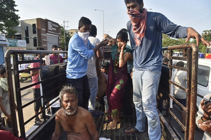 হাসপাতালে নিয়ে যাওয়া হচ্ছে আক্রান্তদের। ছবি-AP