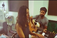 প্রেমিকাকে সঙ্গে নিয়ে, গিটার বাজিয়ে গান গাইলেন ফারহান আখতার ! দেখুন ভিডিও প্রেমিকাকে সঙ্গে নিয়ে, গিটার বাজিয়ে গান গাইলেন ফারহান আখতার ! দেখুন ভিডিও