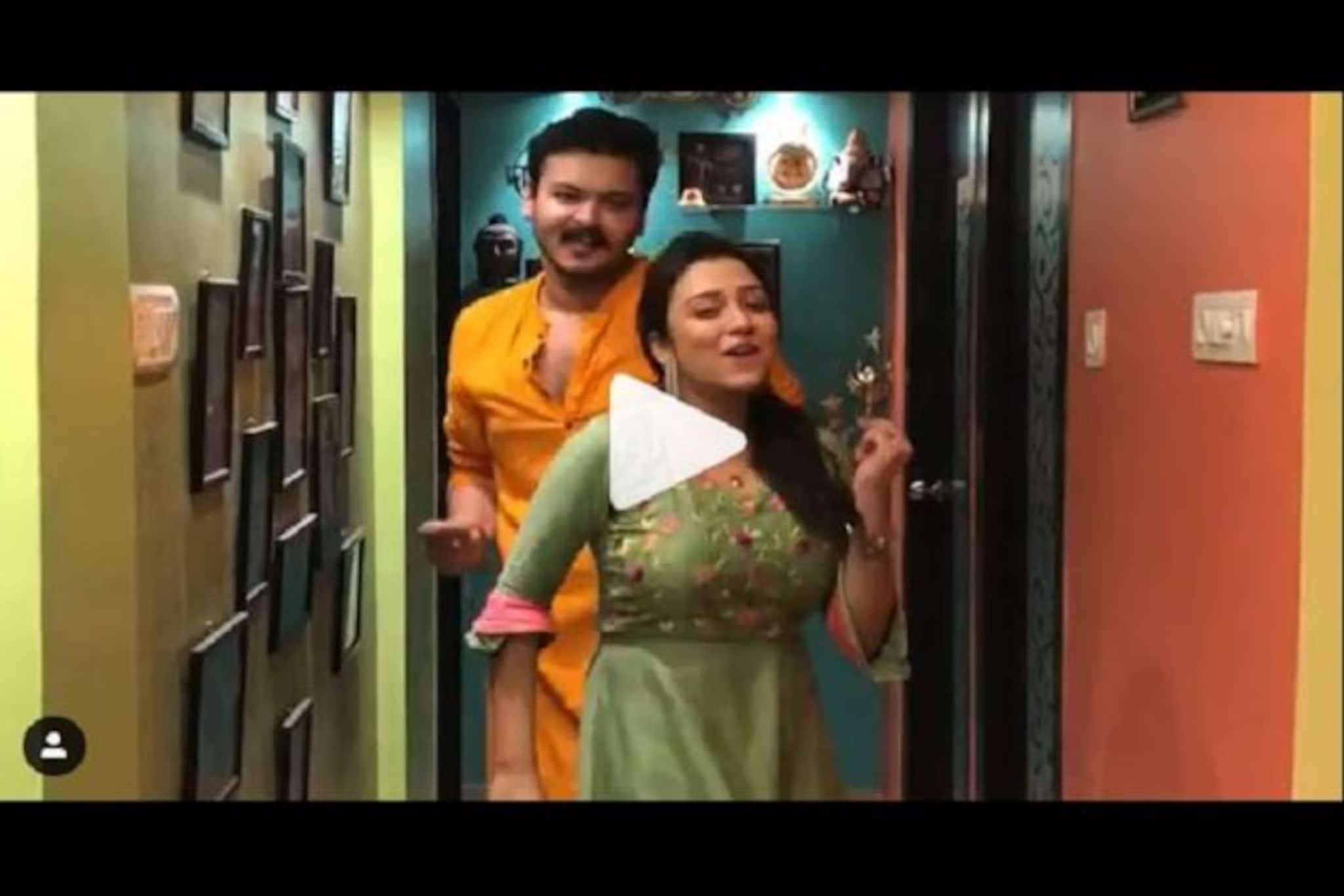 'হুলালা' গানে,পার্টনারের সঙ্গে তুমুল নাচ, জনপ্রিয় টেলি অভিনেত্রীর ! দেখুন ভিডিও