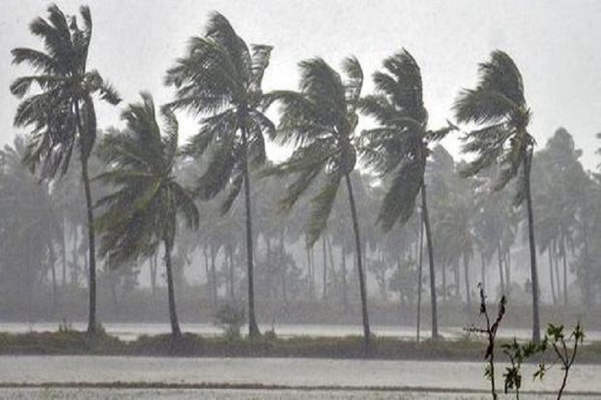 এখনও পর্যন্ত আবহাওয়া দপ্তরের অনুমান পশ্চিমবঙ্গের দীঘা থেকে বাংলাদেশের হাতিয়া দ্বীপের মাঝামাঝি এই ঘূর্ণিঝড় স্থলভাগের প্রবেশ করতে পারে। তার আগে এই ঘূর্ণিঝড়ের গতিবেগ সমুদ্রের মধ্যে ২২০ কিলোমিটার প্রতি ঘন্টায় হওয়ার সম্ভাবনা দেখা দিচ্ছে। এই মুহূর্তে ঘূর্ণিঝড় দীঘা থেকে ৯৮০ কিলোমিটার এবং পারাদ্বীপ থেকে ৮২০ কিলোমিটার দূরে রয়েছে আমফান। এখনও পর্যন্ত আবহাওয়া দপ্তরের অনুমান পশ্চিমবঙ্গের দীঘা থেকে বাংলাদেশের হাতিয়া দ্বীপের মাঝামাঝি এই ঘূর্ণিঝড় স্থলভাগের প্রবেশ করতে পারে। তার আগে এই ঘূর্ণিঝড়ের গতিবেগ সমুদ্রের মধ্যে ২২০ কিলোমিটার প্রতি ঘন্টায় হওয়ার সম্ভাবনা দেখা দিচ্ছে। এই মুহূর্তে ঘূর্ণিঝড় দীঘা থেকে ৯৮০ কিলোমিটার এবং পারাদ্বীপ থেকে ৮২০ কিলোমিটার দূরে রয়েছে আমফান।