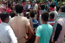 রেশনে 'কারচুপি', মালদহে ডিলারের বাড়ি ঘেরাও, রাস্তা অবরোধ করে বিক্ষোভ