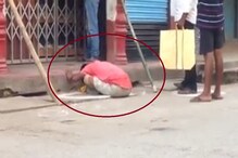দীর্ঘদিন পর হাতে বোতল পেয়ে খুশি, মদের দোকানে প্রণাম এক গ্রাহকের! দীর্ঘদিন পর হাতে বোতল পেয়ে খুশি, মদের দোকানে প্রণাম এক গ্রাহকের!