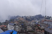 আমফানের জেরে সকাল থেকেই ঝড়- বৃষ্টির দাপট উত্তরেও