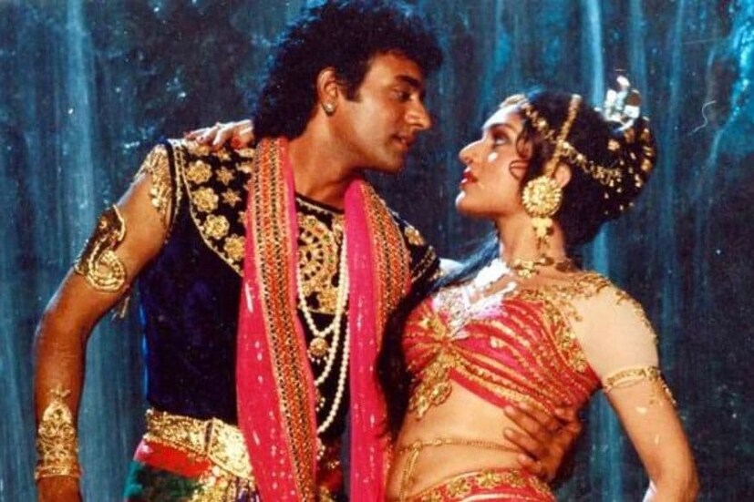 খোদ অভিনেতা ছবিটি টুইট করে লিখেছেন, 'নাচে নাগিন গলি গলি' ছবিতে মীণাক্ষী শেষাদ্রি তাঁর নায়িকা ছিলেন ৷ 'মিনু মাসি' আপনি কোথায় ? পরিবারের সবাই ভাল আছেন তো ? সংগৃহীত ছবি ৷