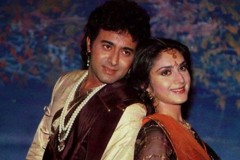 মীণাক্ষীর সঙ্গে ছবি টুইট করেছেন শ্রীকৃষ্ণ ৷ জানতে চেয়েছেন মীণাক্ষী এখন কোথায় আছেন ? মজা করে মীণাক্ষীকে মিনু মাসি বলে ডেকেছেন ৷ সংগৃহীত ছবি ৷