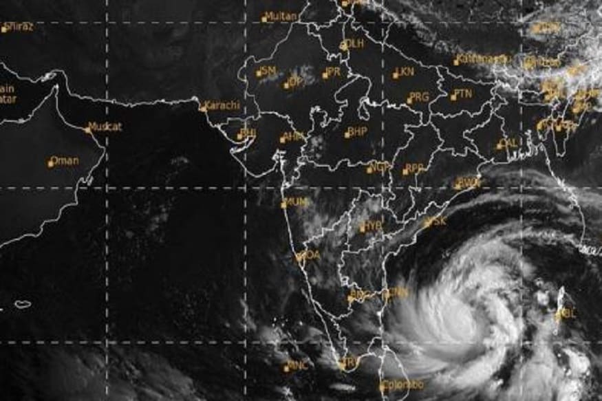 ▪️এবার আসা যাক ঝড়ের সময় কীভাবে নিজেকে ও পরিবারকে সুরক্ষিত রাখতে হতে সে ব্যাপারে৷ বাড়ির মেন ইলেক্ট্রিক সংযোগ বন্ধ করতে হবে৷ একইভাবে গ্যাস কানেকশনও খুলে রাখতে হবে৷ ▪️এবার আসা যাক ঝড়ের সময় কীভাবে নিজেকে ও পরিবারকে সুরক্ষিত রাখতে হতে সে ব্যাপারে৷ বাড়ির মেন ইলেক্ট্রিক সংযোগ বন্ধ করতে হবে৷ একইভাবে গ্যাস কানেকশনও খুলে রাখতে হবে৷