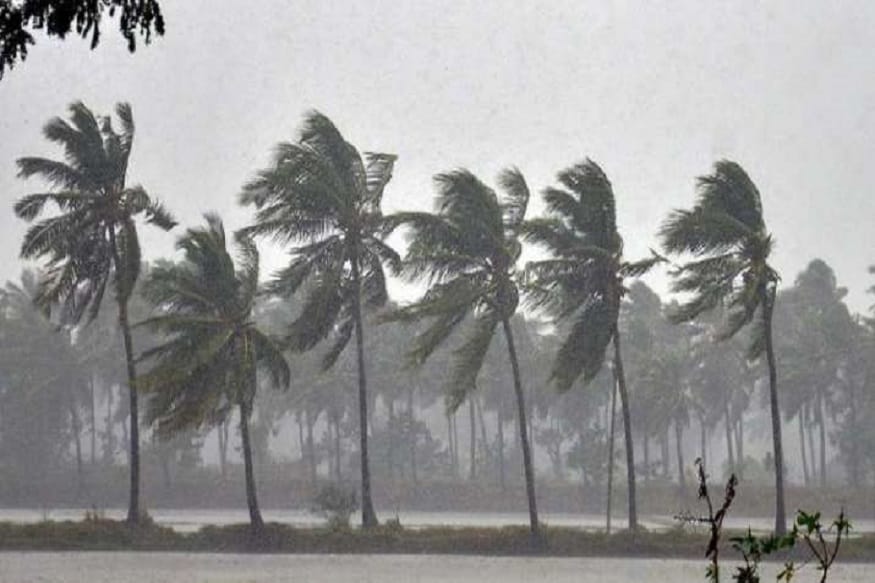 সাইক্লোনটি আগামী ২০ মে বিকেলে আছড়ে পড়বে পশ্চিমবঙ্গের উপকূলের জেলাগুলিতে৷ তাঁর কথায়, 'এখনও পর্যন্ত যা বোঝা যাচ্ছে, ১৫০ কিমি প্রতি ঘণ্টায় গতিতে সুন্দরবনে আছড়ে পড়বে আমফান৷ আগামী ২৪ ঘণ্টায় আরও শক্তি বাড়াতে পারে আমফান৷' সাইক্লোনটি আগামী ২০ মে বিকেলে আছড়ে পড়বে পশ্চিমবঙ্গের উপকূলের জেলাগুলিতে৷ তাঁর কথায়, 'এখনও পর্যন্ত যা বোঝা যাচ্ছে, ১৫০ কিমি প্রতি ঘণ্টায় গতিতে সুন্দরবনে আছড়ে পড়বে আমফান৷ আগামী ২৪ ঘণ্টায় আরও শক্তি বাড়াতে পারে আমফান৷'