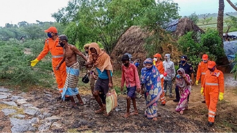 পশ্চিম মেদিনীপুরের সব ব্লকেই ক্ষয়ক্ষতি, ৬৫ হাজার মানুষকে উদ্ধার 