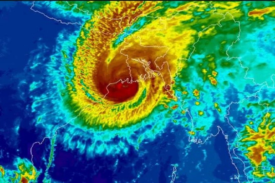 এখনও পর্যন্ত সাইক্লোনের মুভমেন্ট অনুধাবন করে আবহওয়াবিদদের ধারণা অনেকটা সাইক্লোন বুলবুলের পথেই আমফান ঝাঁপিয়ে পড়বে স্থলভাগে ৷ মূলত বাংলাদেশের দিকে লক্ষ্য করেই এগোবে এই ঝড় আর যার একটা বড় প্রভাব পড়বে পশ্চিমবঙ্গেও ৷ এখনও পর্যন্ত সাইক্লোনের মুভমেন্ট অনুধাবন করে আবহওয়াবিদদের ধারণা অনেকটা সাইক্লোন বুলবুলের পথেই আমফান ঝাঁপিয়ে পড়বে স্থলভাগে ৷ মূলত বাংলাদেশের দিকে লক্ষ্য করেই এগোবে এই ঝড় আর যার একটা বড় প্রভাব পড়বে পশ্চিমবঙ্গেও ৷