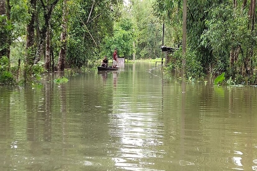 জানা গিয়েছে ডিমা হাসাও অঞ্চলের চারটি গ্রামে বহু বাড়িঘর নষ্ট হয়ে গিয়েছে।