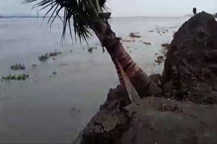 অসমের মুখ্যমন্ত্রী সর্বানন্দ সোনোয়াল বুধবার প্রশাসনিক কর্তাদের ত্রাণশিবিরে সমস্ত করোনা গাইডলাইন মেনে চলার নির্দেশ দিয়েছেন। 
