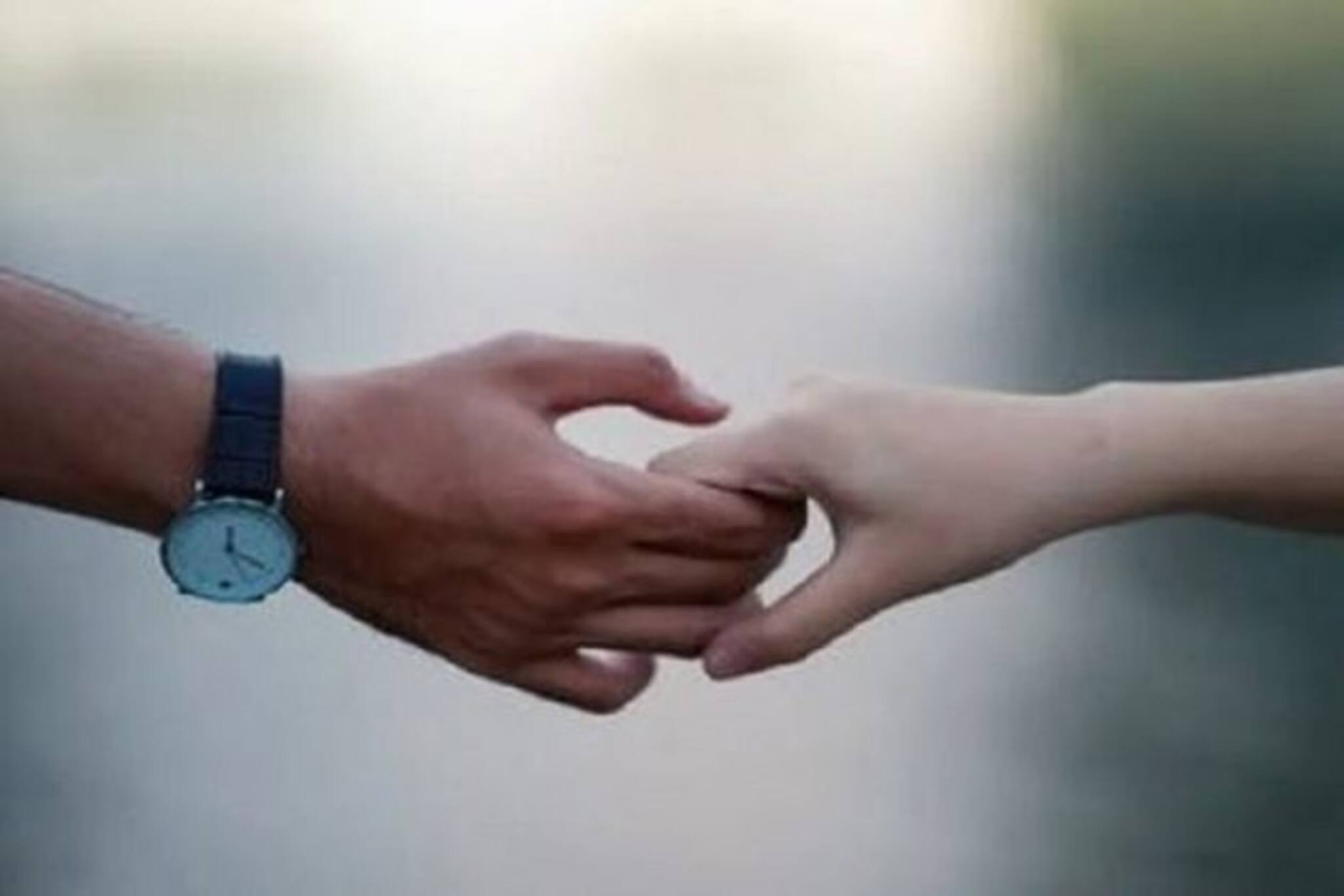 ১০ বছরের ছোট বয়ফ্রেন্ডকে নিয়ে লরিতে চড়ে সিমলা পালালেন তিরিশের রাশিয়ান মহিলা