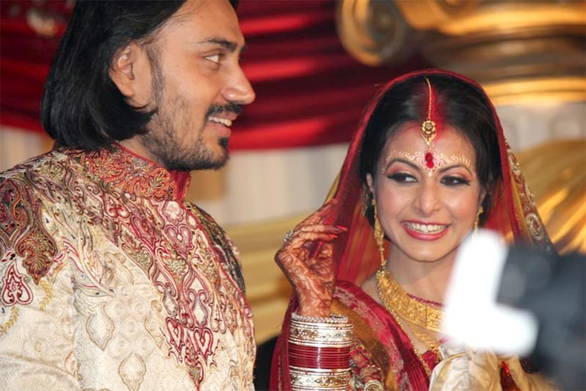 • ২০১৩ সালে প্রযোজক নিশপাল সিংকে বিয়ে করেন কোয়েল ৷ তারপরে সিনেমা জগত থেকে কিছুটা আলাদা হয়ে সংসারে মন৷ অভিনেত্রী বলে কথা, তাই তো পর পর দারুণ ছবিতে কামব্যাক কোয়েলের ৷ ফিরে এসেও বক্স অফিসে হিট ৷ তবে এবার জীবন নতুন দিকে টার্ন ৷ রুপোলি পর্দায় নয়, নায়িকার বাস্তব জীবনে মা হওয়ার পালা ৷