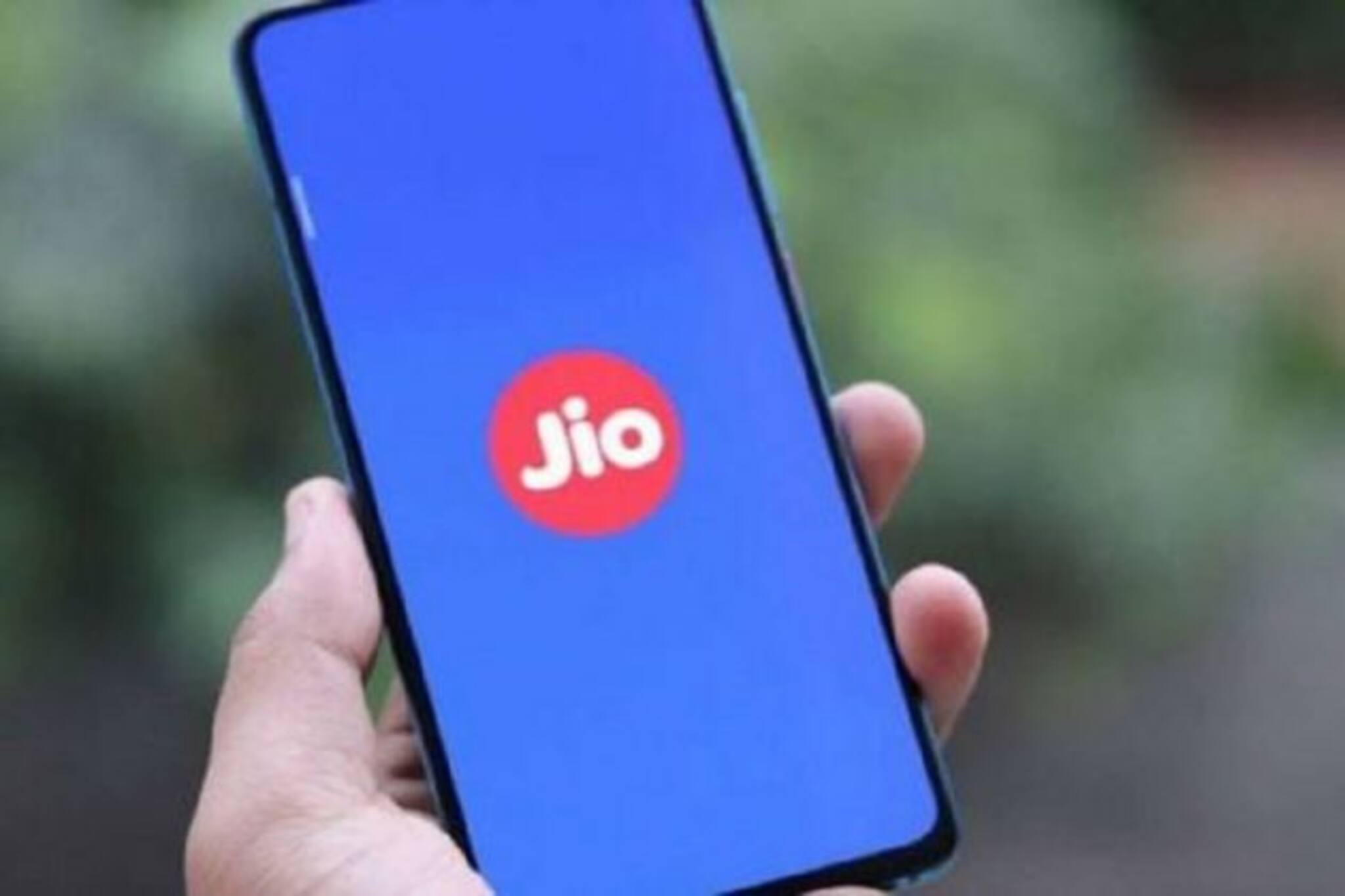 অনলাইনে পড়ুয়াদের লেখাপড়া থেকে আমজনতার চাহিদা, ভরসা  এখন JIO 