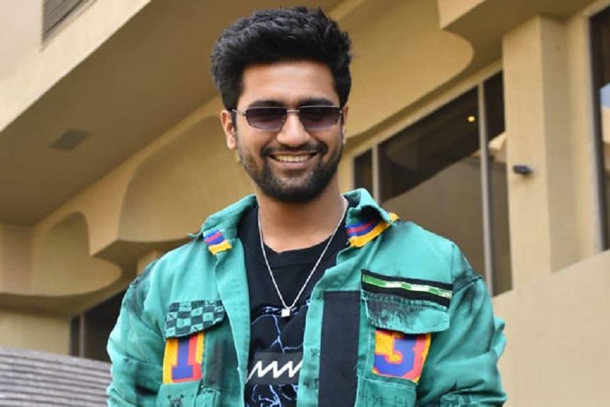 মাসান-এর শ্যুটিং নিয়ে ভিকি বললেন, 'বারাণসীতে যখন প্রথম শ্যুটিংয়ের জন্য শ্মশানঘাটে গেলাম, মৃতদেহের পোড়া গন্ধে আমি ২০ মিনিটের বেশি থাকতে পারিনি৷ পরে ঠিক করলাম, অভিনয়ের জন্য প্রতিদিন ওই ঘাটে যাব৷ কান-এ যখন পুরস্কার পেলাম, তখন প্রথম আমার মধ্যে যেন একটা দেশপ্রেম অনুভব করলাম৷ বিরাট প্রাপ্তি৷' মাসান-এর শ্যুটিং নিয়ে ভিকি বললেন, 'বারাণসীতে যখন প্রথম শ্যুটিংয়ের জন্য শ্মশানঘাটে গেলাম, মৃতদেহের পোড়া গন্ধে আমি ২০ মিনিটের বেশি থাকতে পারিনি৷ পরে ঠিক করলাম, অভিনয়ের জন্য প্রতিদিন ওই ঘাটে যাব৷ কান-এ যখন পুরস্কার পেলাম, তখন প্রথম আমার মধ্যে যেন একটা দেশপ্রেম অনুভব করলাম৷ বিরাট প্রাপ্তি৷'