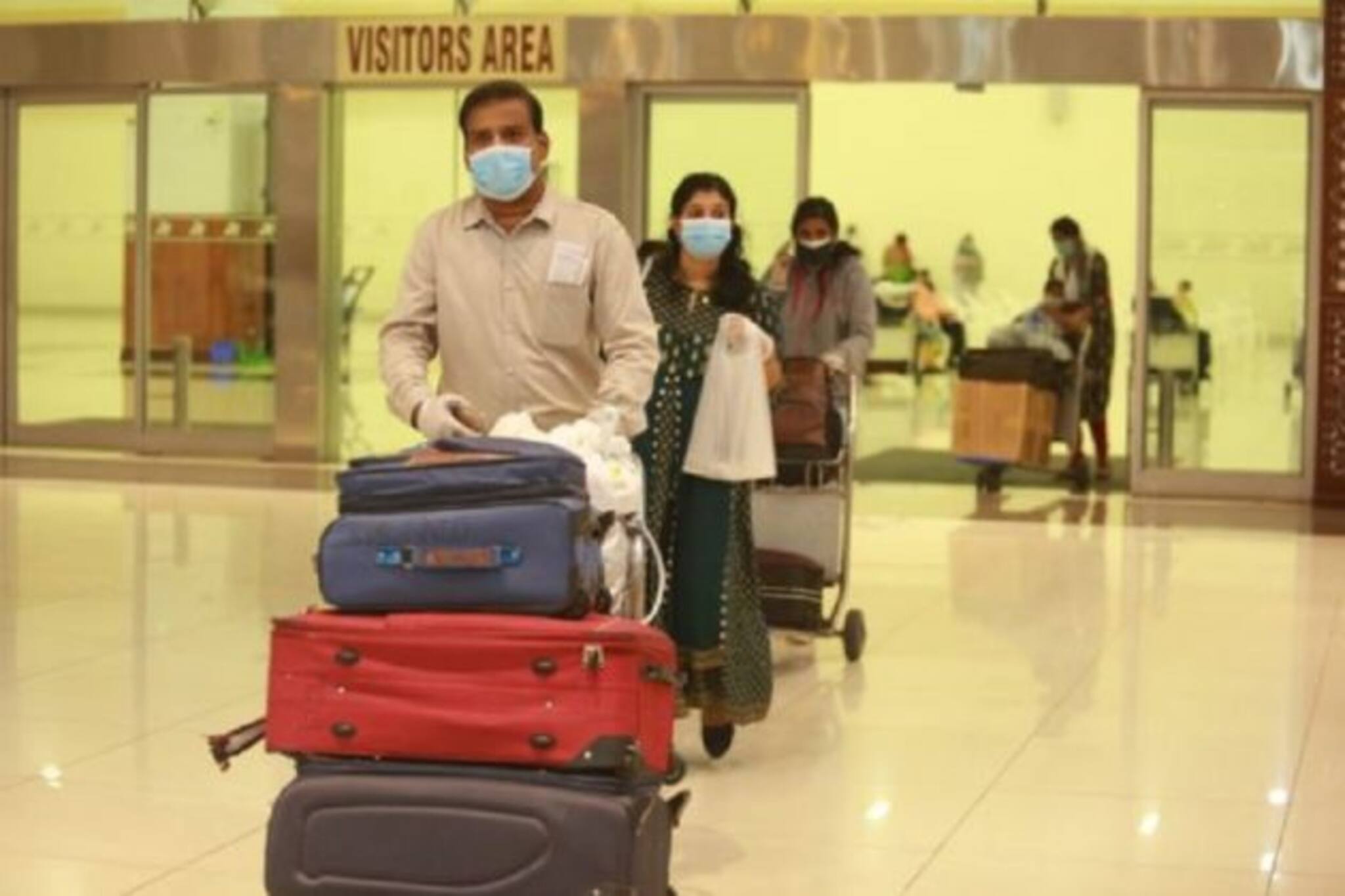 আবুধাবি থেকে ফিরেছেন ভারতীয়রা, ৫ জনের শরীরে করোনা উপসর্গ! নতুন করে আতঙ্ক...