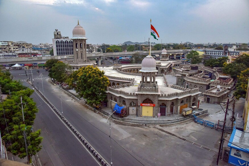 চতুর্থ দফার লকডাউন শেষ হওয়ার একদিন আগেই নয়া ঘোষণা ৷ Unlock 1.0, শুরু হল লকডাউন তুলে নেওয়ার প্রক্রিয়া ৷ কেন্দ্রীয় স্বরাষ্ট্রমন্ত্রকের নির্দেশিকা অনুযায়ী, দেশ জুড়ে ৩০ জুন পর্যন্ত চলবে লকডাউন, তবে তা শুধু কন্টেইনমেন্ট জোনের ক্ষেত্রেই জারি থাকবে ৷ দেশের বাকি অংশে ধীরে ধীরে তুলে নেওয়া হবে লকডাউন৷ Unlock প্রক্রিয়া চলবে তিন দফায় ৷ চতুর্থ দফার লকডাউন শেষ হওয়ার একদিন আগেই নয়া ঘোষণা ৷ Unlock 1.0, শুরু হল লকডাউন তুলে নেওয়ার প্রক্রিয়া ৷ কেন্দ্রীয় স্বরাষ্ট্রমন্ত্রকের নির্দেশিকা অনুযায়ী, দেশ জুড়ে ৩০ জুন পর্যন্ত চলবে লকডাউন, তবে তা শুধু কন্টেইনমেন্ট জোনের ক্ষেত্রেই জারি থাকবে ৷ দেশের বাকি অংশে ধীরে ধীরে তুলে নেওয়া হবে লকডাউন৷ Unlock প্রক্রিয়া চলবে তিন দফায় ৷