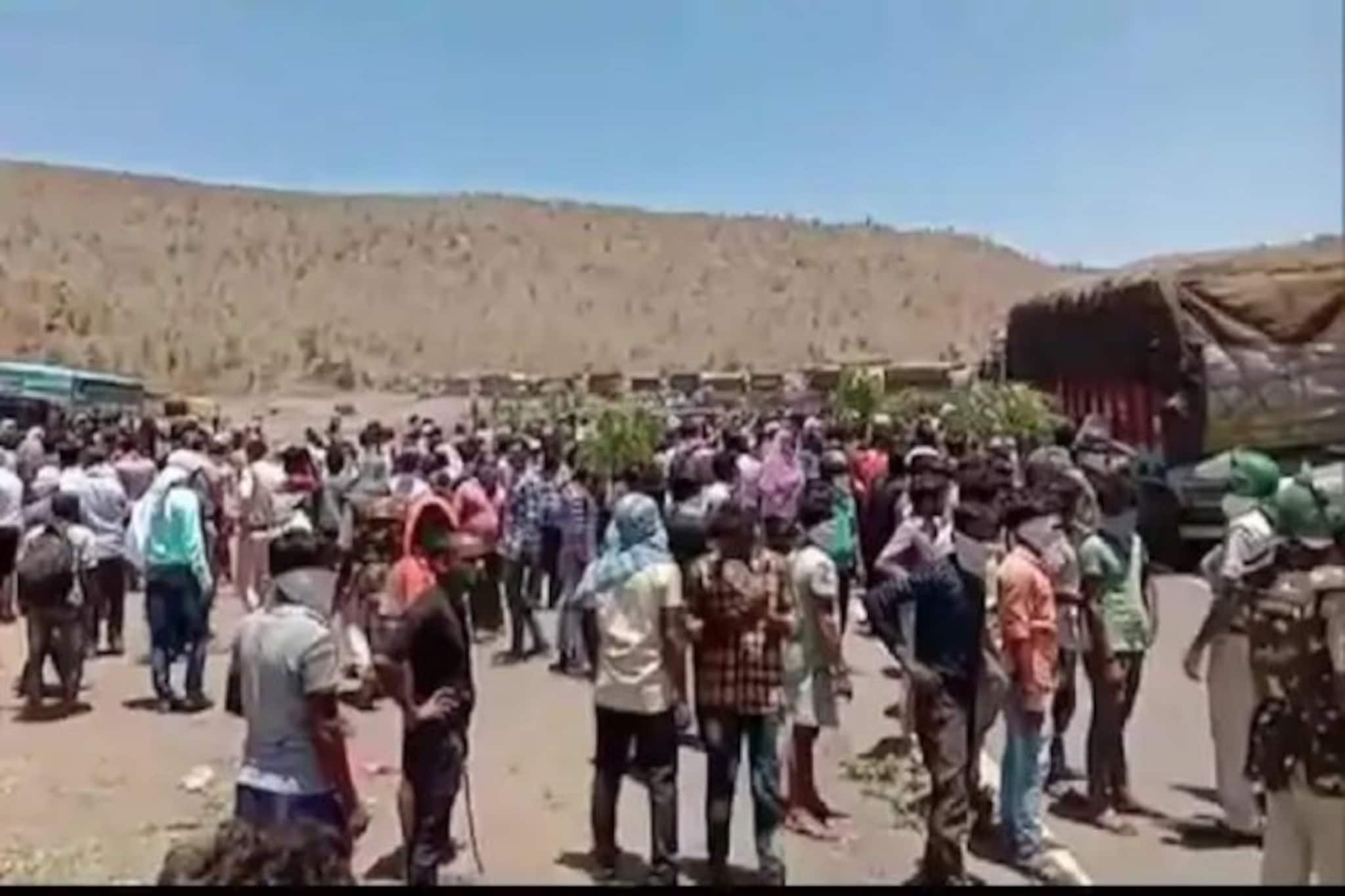 ‘‌খাবার চাই, বাড়ি ফিরতে চাই’, মধ্যপ্রদেশ–মহারাষ্ট্রে পরিযায়ী শ্রমিকদের বিক্ষোভ