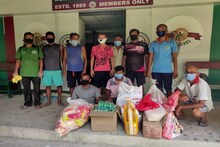 ‌লকডাউনে প্রিয় ক্লাবের মালিদের মুখে খাবার তুলে দিচ্ছেন মোহনবাগান সদস্যরা