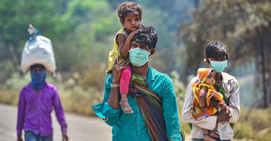 সমীক্ষায় ৫০ শতাংশ গ্রামবাসী বলেছেন লকডাউনের আগে তাঁরা একদিনে যতবার খাবার খেতেন, লকডাউন চলাকালীন সেই সংখ্যা কমে গিয়েছে। ২৪ শতাংশ গ্রামবাসী বলছেন, লকডাউনে খাবারের অভাব। পকেটে টাকা নেই। কাজেই খাদ্যশস্য ধার করে খেতে হয়েছে, স্বাভাবিকভাবেই সেক্ষেত্রে খাদ্য গ্রহণের পরিমাণ কমেছে।representative image সমীক্ষায় ৫০ শতাংশ গ্রামবাসী বলেছেন লকডাউনের আগে তাঁরা একদিনে যতবার খাবার খেতেন, লকডাউন চলাকালীন সেই সংখ্যা কমে গিয়েছে। ২৪ শতাংশ গ্রামবাসী বলছেন, লকডাউনে খাবারের অভাব। পকেটে টাকা নেই। কাজেই খাদ্যশস্য ধার করে খেতে হয়েছে, স্বাভাবিকভাবেই সেক্ষেত্রে খাদ্য গ্রহণের পরিমাণ কমেছে।representative image