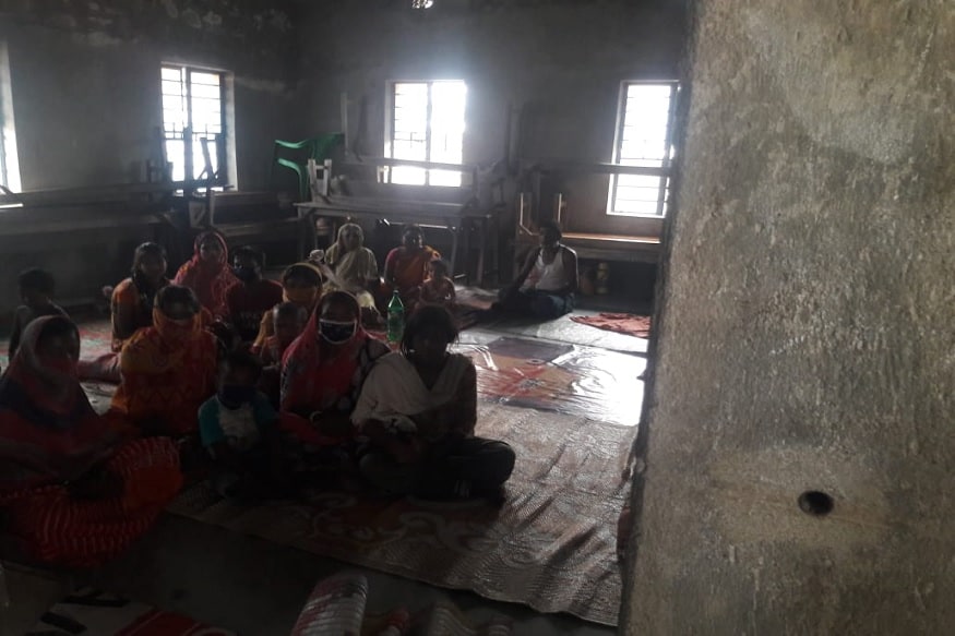 আমফান মোকাবিলায় রাজ্য প্রশাসনের তরফে সাগরদ্বীপ, মৌসুমী আইল্যান্ড, ফ্রেজারগঞ্জ, গোসাবা, নামখানা, গোলামারি, কাকদ্বীপ, বাসন্তী, ক্যানিংয়ে মানুষকে সরানো হয়েছে। আমফান মোকাবিলায় রাজ্য প্রশাসনের তরফে সাগরদ্বীপ, মৌসুমী আইল্যান্ড, ফ্রেজারগঞ্জ, গোসাবা, নামখানা, গোলামারি, কাকদ্বীপ, বাসন্তী, ক্যানিংয়ে মানুষকে সরানো হয়েছে।