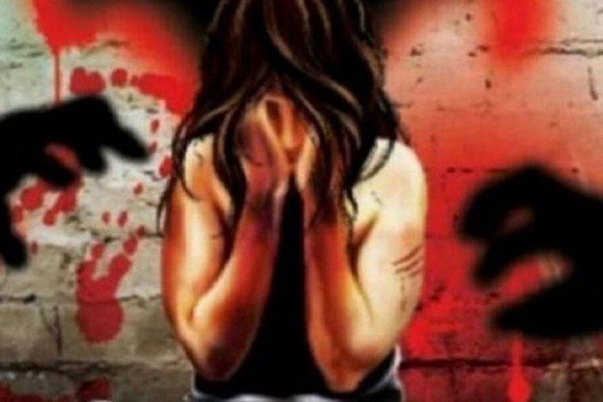 এরপর জিশান আলি ও তার দুই বন্ধু সাজিদ আলি, আমজাদ আলি ও ওয়াজিদ আলিকে গ্রেফতার করেছে পুলিশ৷ এর প্রত্যেকেই বারেলির বাসিন্দা৷ বয়স ১৯ থেকে ২১ বছরের মধ্যে৷ এরপর জিশান আলি ও তার দুই বন্ধু সাজিদ আলি, আমজাদ আলি ও ওয়াজিদ আলিকে গ্রেফতার করেছে পুলিশ৷ এর প্রত্যেকেই বারেলির বাসিন্দা৷ বয়স ১৯ থেকে ২১ বছরের মধ্যে৷