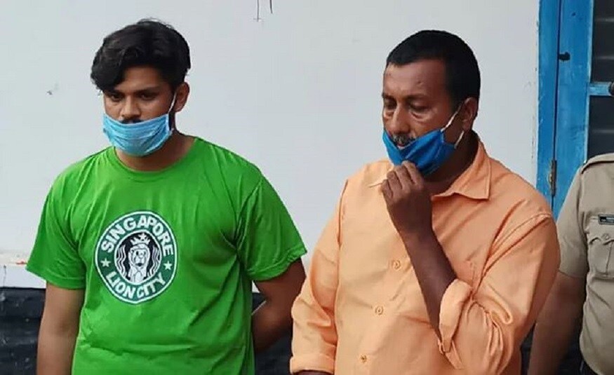 সূরজ চেষ্টা করেছিল সাপটিকে ধরে ফেলতে কিন্তু সেটা ফসকে পালায় ৷ সারা রাত জেগে সে স্ত্রীর খাটের ওপর বসেছিল ৷ পরে সাপটিকে ওদের বাড়ি থেকেই পাওয়া যায় ৷ স্ত্রী মারা যাওয়ার পরের দিনই যখন সে স্ত্রী-র সম্পত্তির ওপর নিজের অধিকার নিতে যায় তখন উত্তরার পরিবার পুলিশের কাছে যায়৷পুলিশ জানিয়েছে বিয়েতে প্রচুর যৌতুক ও ১০০ গ্রাম সোনার গয়না পেয়েছিল ৷ এরপর অন্য কাউকে পেয়ে উত্তরাকে পথ থেকে সরাতে চেয়েই এই নৃশংসা পরিকল্পনা করে সে ৷Photo- Collected সূরজ চেষ্টা করেছিল সাপটিকে ধরে ফেলতে কিন্তু সেটা ফসকে পালায় ৷ সারা রাত জেগে সে স্ত্রীর খাটের ওপর বসেছিল ৷ পরে সাপটিকে ওদের বাড়ি থেকেই পাওয়া যায় ৷ স্ত্রী মারা যাওয়ার পরের দিনই যখন সে স্ত্রী-র সম্পত্তির ওপর নিজের অধিকার নিতে যায় তখন উত্তরার পরিবার পুলিশের কাছে যায়৷পুলিশ জানিয়েছে বিয়েতে প্রচুর যৌতুক ও ১০০ গ্রাম সোনার গয়না পেয়েছিল ৷ এরপর অন্য কাউকে পেয়ে উত্তরাকে পথ থেকে সরাতে চেয়েই এই নৃশংসা পরিকল্পনা করে সে ৷Photo- Collected