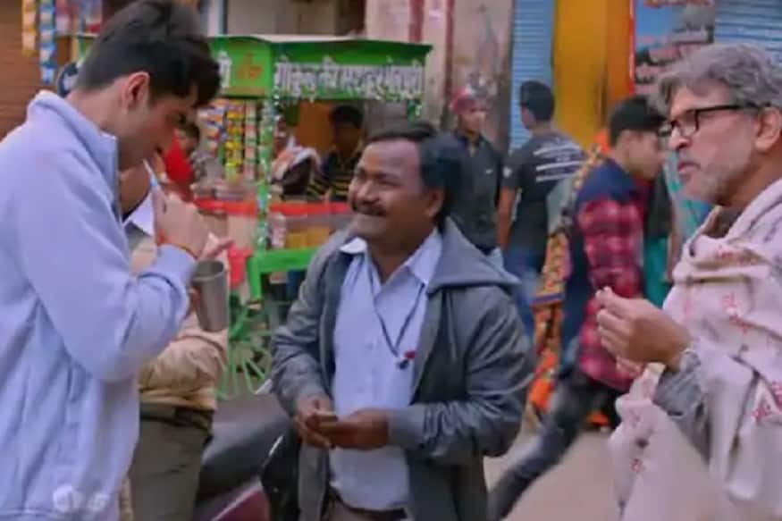 ড্রিম গার্ল ছবির একটি দৃশ্যে আয়ুষ্মান খুরানা ও অণু কাপুরের সঙ্গে সোলাঙ্কি দিবাকর