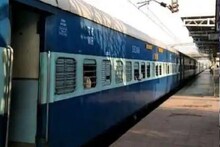 বাড়ির কাছের স্টেশনে ট্রেন দাঁড়ালেও নামতে দেওয়া হল না যাত্রীদের! দুর্ভোগে নাজেহাল