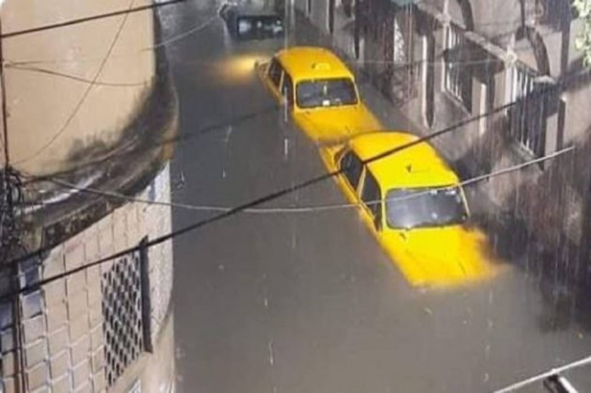 ১৩৩ কিমি বেগে কলকাতায় আছড়ে পড়ল আমফান, তারপর শহরের কী অবস্থা হল দেখুন