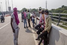 ‘একটা কেউ চটি দিন, রক্তমাখা খালি পায়ে আর হাঁটতে পারছি না’