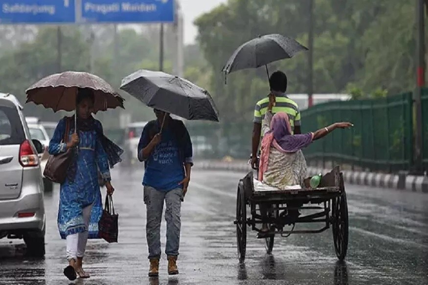• ECMWF এর মতও কিছুটা একই। মনে করা হচ্ছে, ঘূর্ণিঝড় আমফান উত্তর অন্ধ্র উপকূলে সবচেয়ে বেশি প্রভাব ফেলতে পারে। আর সেই কারণে ওড়িশার উপকূল বরাবর বিপুল পরিমাণে বৃষ্টিপাতের সম্ভবনা রয়েছে। (প্রতীকী ছবি) • ECMWF এর মতও কিছুটা একই। মনে করা হচ্ছে, ঘূর্ণিঝড় আমফান উত্তর অন্ধ্র উপকূলে সবচেয়ে বেশি প্রভাব ফেলতে পারে। আর সেই কারণে ওড়িশার উপকূল বরাবর বিপুল পরিমাণে বৃষ্টিপাতের সম্ভবনা রয়েছে। (প্রতীকী ছবি)