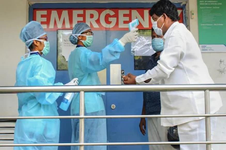 ▪️তবে কোনও ভাবে সংক্রমণ বাড়তে দেওয়া যাবে না৷ এই নিয়ে সব রাজ্যই একমত৷ হটস্পট এলাকায় কোনও রকম ছাড় মিলবে না৷ যেমন মহারাষ্ট্র, যেখানে সবথেকে বেশি করোনা আক্রান্ত ও মৃতের সংখ্যা, সেখানে আন্তঃরাজ্য চলাচল শুরু হওয়ার কোনও প্রশ্ন নেই৷ তবে অরেঞ্জ ও গ্রিন জোনে কিছু কারখানা খোলার অনুমতি মিলতে পারে৷ ▪️তবে কোনও ভাবে সংক্রমণ বাড়তে দেওয়া যাবে না৷ এই নিয়ে সব রাজ্যই একমত৷ হটস্পট এলাকায় কোনও রকম ছাড় মিলবে না৷ যেমন মহারাষ্ট্র, যেখানে সবথেকে বেশি করোনা আক্রান্ত ও মৃতের সংখ্যা, সেখানে আন্তঃরাজ্য চলাচল শুরু হওয়ার কোনও প্রশ্ন নেই৷ তবে অরেঞ্জ ও গ্রিন জোনে কিছু কারখানা খোলার অনুমতি মিলতে পারে৷