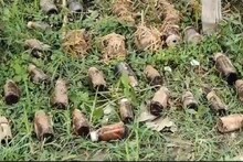 লকডাউনের মধ্যে এ কী কাণ্ড ! খেজুর ও আম গাছের তলায় উদ্ধার প্রচুর বোমা !