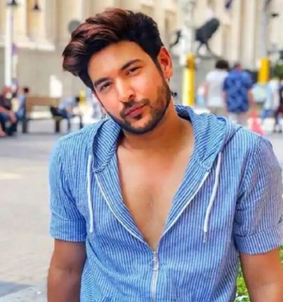 ▪️হাসপাতাল থেকে ছাড়া পেয়ছেন তিনি৷ বাড়িতেও থাকতে হচ্ছে খুবই সতর্কভাবে৷ 