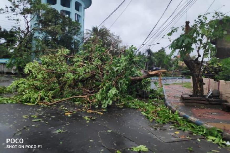 পশ্চিম মেদিনীপুরে ৫২টি সাবস্টেশন বসে যায়, ৪২টি সাবস্টেশন সারাই করা সম্ভব হয়েছে। ৩১৫টি ফিডার উড়ে যায়, ১৫১টি সারানো সম্ভব হয়েছে পশ্চিম মেদিনীপুরে ৫২টি সাবস্টেশন বসে যায়, ৪২টি সাবস্টেশন সারাই করা সম্ভব হয়েছে। ৩১৫টি ফিডার উড়ে যায়, ১৫১টি সারানো সম্ভব হয়েছে
