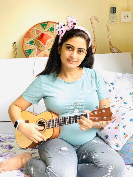 • এই সময় হবু মায়ের মন ভাল রাখা খুবই জরুরি । অঙ্কিতাও সেই চেষ্টাতেই ব্যস্ত । ছবি: ফেসবুক ।
