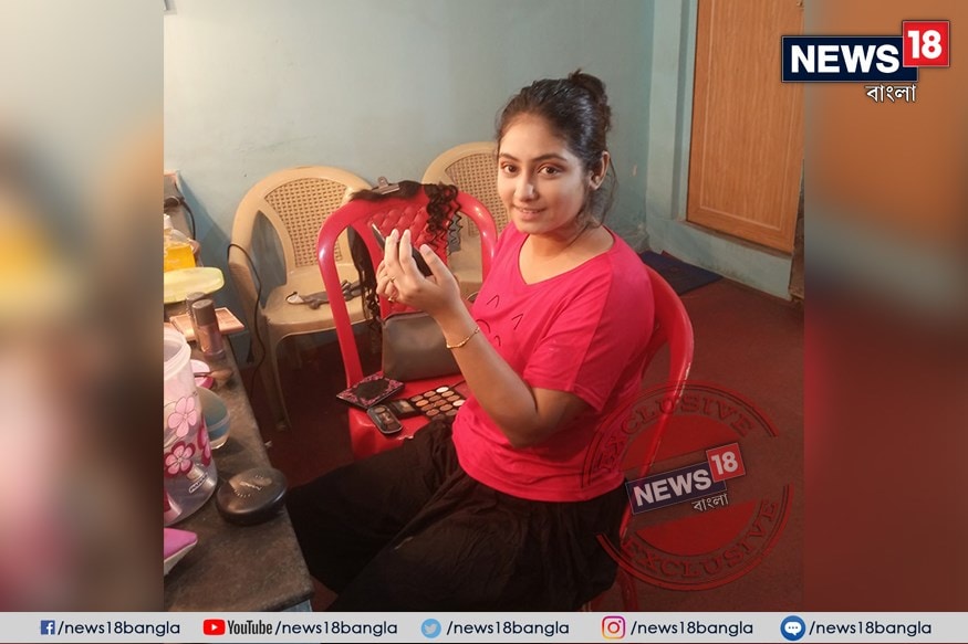 এতদিন পর শ্যুটিং ফ্লোরে ফিরতে পেরে উচ্ছ্বসিত কৃষ্ণকলির চরিত্রে অভিনয় করা তিয়াশা এবং নিখিলের চরিত্রে অভিনয় করা নীল উচ্ছ্বসিত । এতদিন পর শ্যুটিং ফ্লোরে ফিরতে পেরে উচ্ছ্বসিত কৃষ্ণকলির চরিত্রে অভিনয় করা তিয়াশা এবং নিখিলের চরিত্রে অভিনয় করা নীল উচ্ছ্বসিত ।