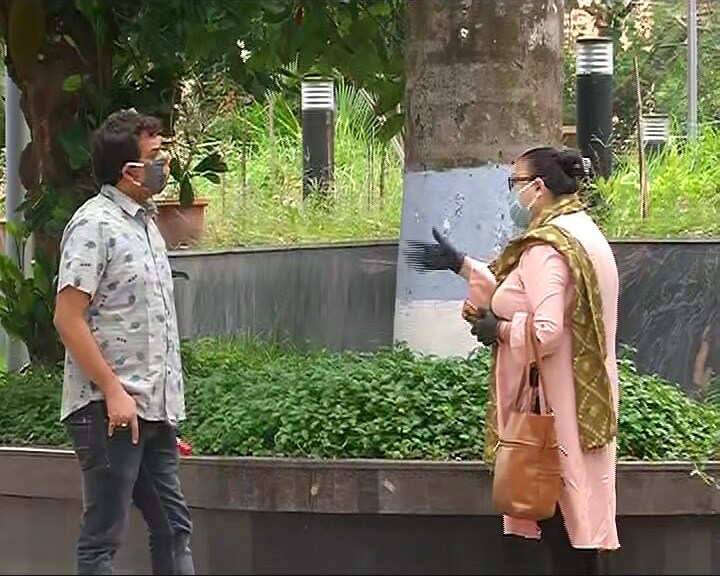 ধারাবাহিকের শ্যুটিং নিয়ে আগেই সিদ্ধান্ত হয়েছিল ৷ তবে বাদ পড়েছিল সিনেমার শ্যুটিং ৷ সেই প্রশ্নের উত্তর খুঁজতেই টেকনিশিয়ান স্টুডিওতে বৈঠকে বসেছিল টলিউড। ধারাবাহিকের শ্যুটিং নিয়ে আগেই সিদ্ধান্ত হয়েছিল ৷ তবে বাদ পড়েছিল সিনেমার শ্যুটিং ৷ সেই প্রশ্নের উত্তর খুঁজতেই টেকনিশিয়ান স্টুডিওতে বৈঠকে বসেছিল টলিউড।