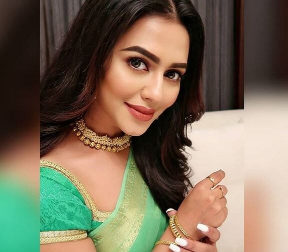 কয়েক বছর ধরেই গুঞ্জন ছিল, নুসরত চুটিয়ে প্রেম করছেন ৷ তবে সেই গুঞ্জনে ইতি দিয়ে, নিজের প্রেমিক ও হবু বরকে সামনে আনলেন নুসরত ৷ কয়েক বছর ধরেই গুঞ্জন ছিল, নুসরত চুটিয়ে প্রেম করছেন ৷ তবে সেই গুঞ্জনে ইতি দিয়ে, নিজের প্রেমিক ও হবু বরকে সামনে আনলেন নুসরত ৷