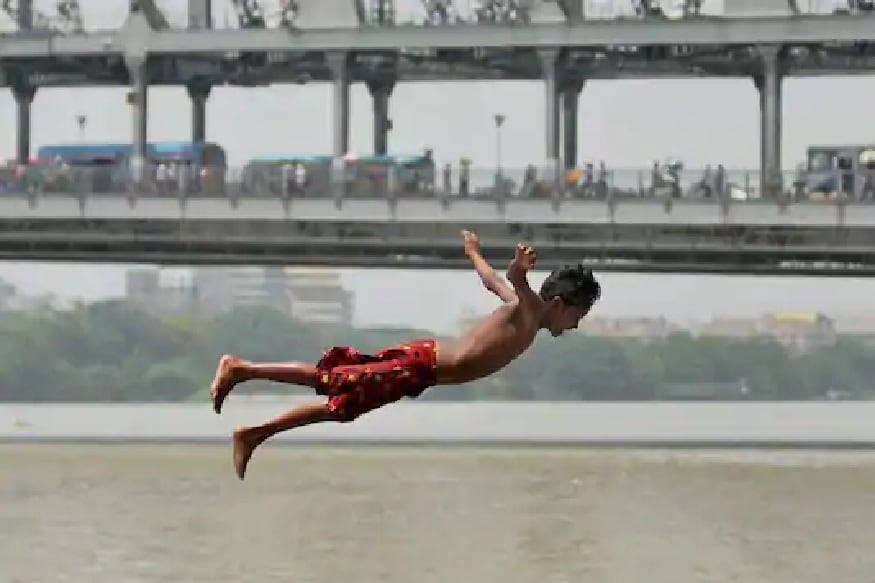 শারীরিক এবং মানসিক পাপ হয় তিন ধরনের, বাচিক পাপকে চারটি ভাগে ভাগ করা রয়েছে৷ ধর্মীয়মতে, গঙ্গায় স্নান করলে এই সমস্ত পাপ থেকে মুক্তি পাওয়ার পাশাপাশি স্বর্গের দ্বারও খুলে যায় এবং প্রাণী মৃত্যুর পরে মোক্ষ লাভ করে৷ শারীরিক এবং মানসিক পাপ হয় তিন ধরনের, বাচিক পাপকে চারটি ভাগে ভাগ করা রয়েছে৷ ধর্মীয়মতে, গঙ্গায় স্নান করলে এই সমস্ত পাপ থেকে মুক্তি পাওয়ার পাশাপাশি স্বর্গের দ্বারও খুলে যায় এবং প্রাণী মৃত্যুর পরে মোক্ষ লাভ করে৷