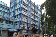 কর্তৃপক্ষের তৎপরতায় বড়সড় বিদ্যুৎ বিভ্রাট থেকে বাঁচল কলকাতা মেডিক্যাল কর্তৃপক্ষের তৎপরতায় বড়সড় বিদ্যুৎ বিভ্রাট থেকে বাঁচল কলকাতা মেডিক্যাল